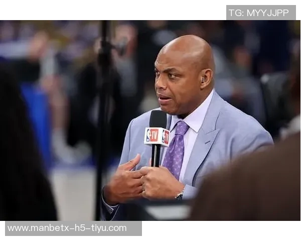 巴克利称詹姆斯为历史第三人不忍目睹其职业生涯末期的挣扎与困境